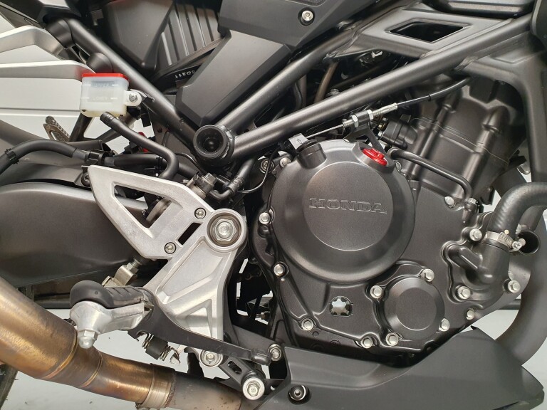 Honda CB 300 RA foto 10