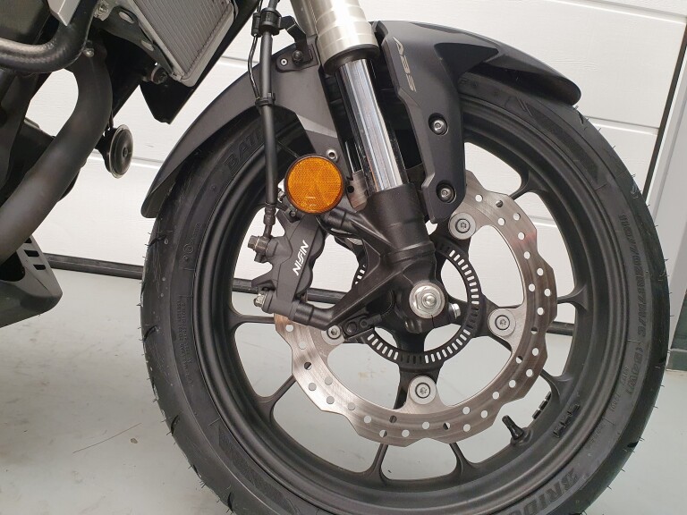 Honda CB 300 RA foto 12