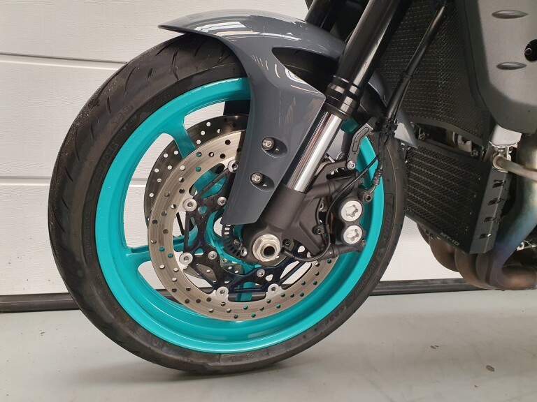 Yamaha MT 10 YAMAHA MT 10 foto 3