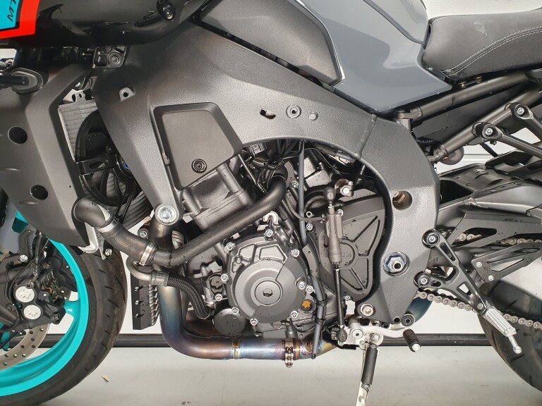 Yamaha MT 10 YAMAHA MT 10 foto 7