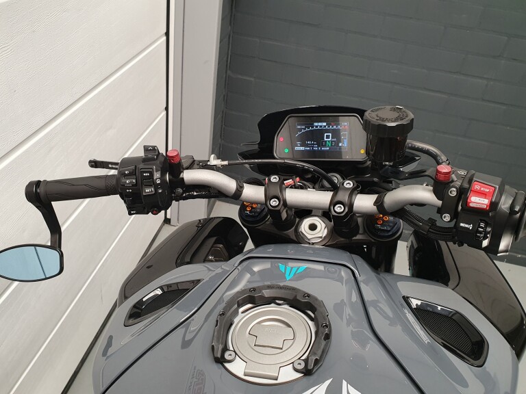 Yamaha MT 10 YAMAHA MT 10 foto 15