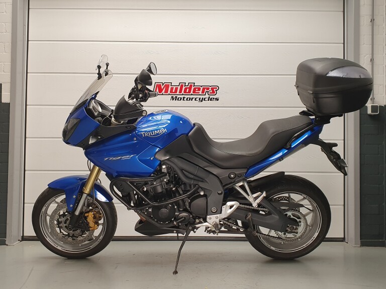 Triumph TIGER 1050 TRIUMPH TIGER 1050 foto 2