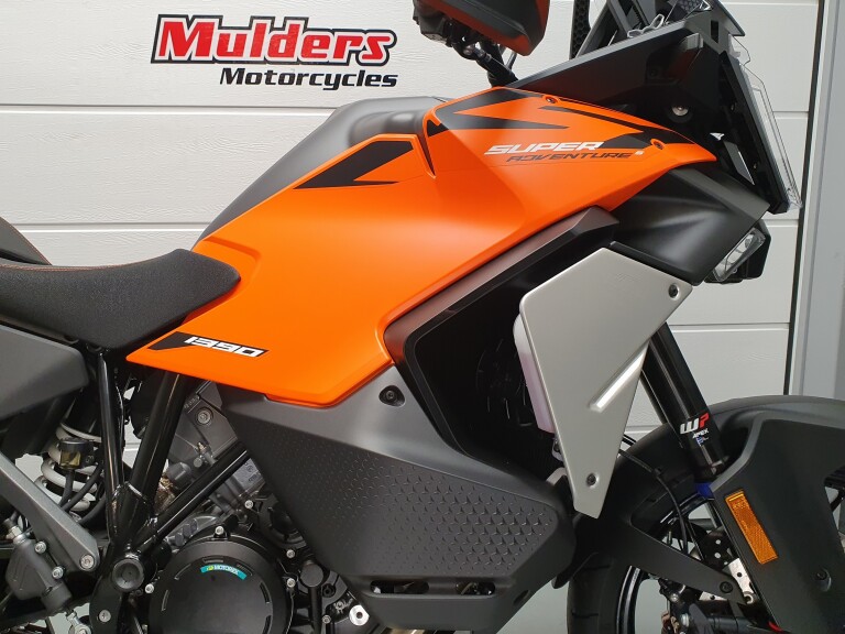 KTM 1390 SUPER ADVENTURE S EVO foto 10