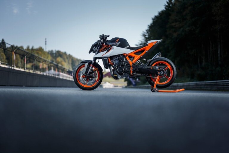 KTM 990 DUKE R foto 4