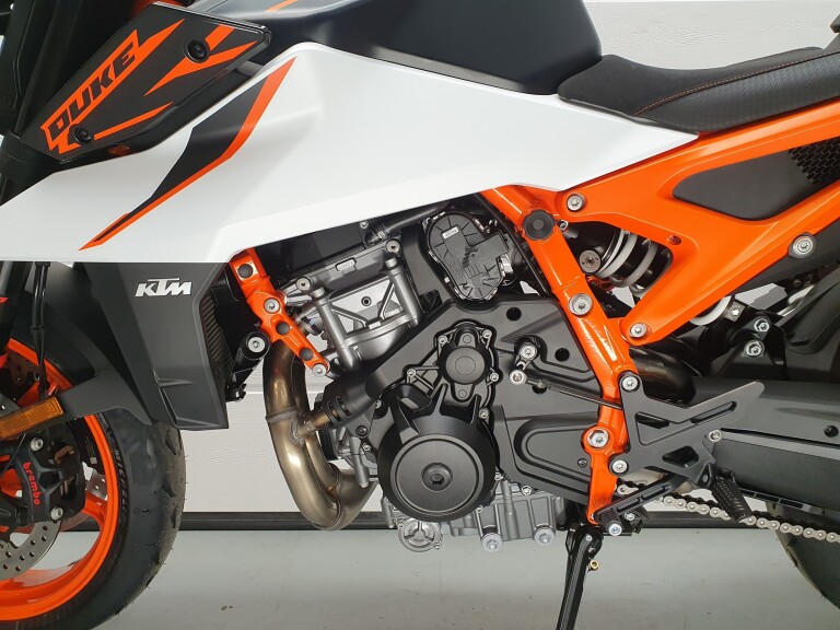 KTM 990 DUKE R foto 5