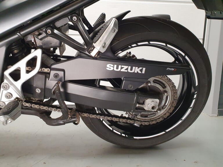 Suzuki GSF 1250 S BANDIT foto 8
