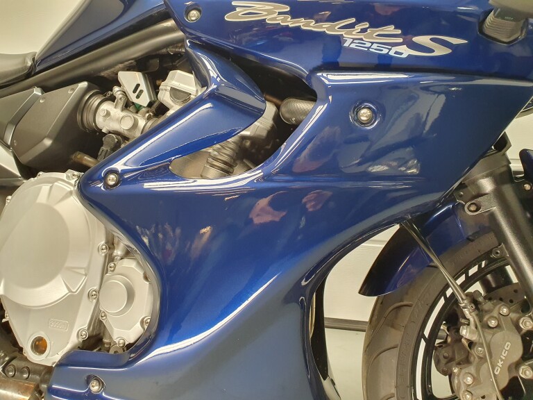 Suzuki GSF 1250 S BANDIT foto 14