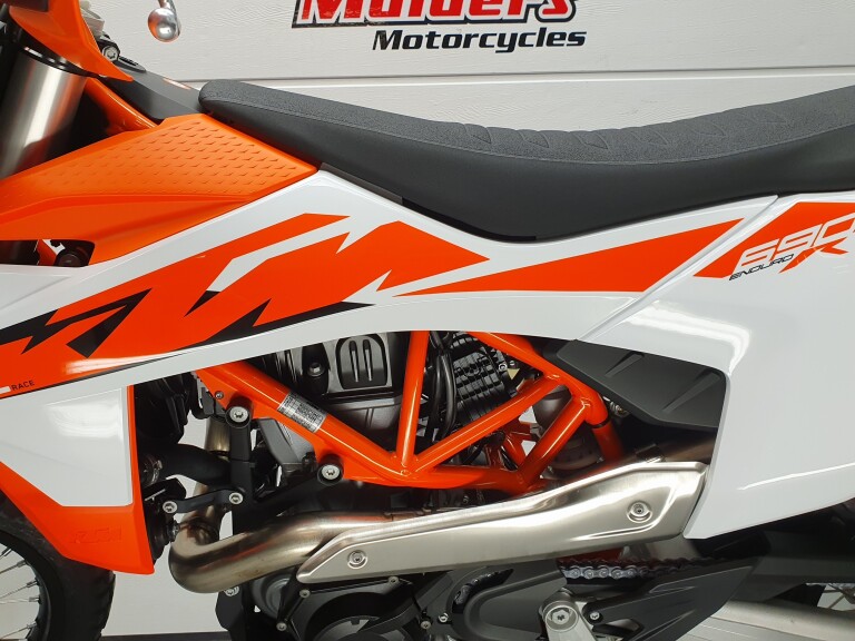 KTM 690 ENDURO R foto 5