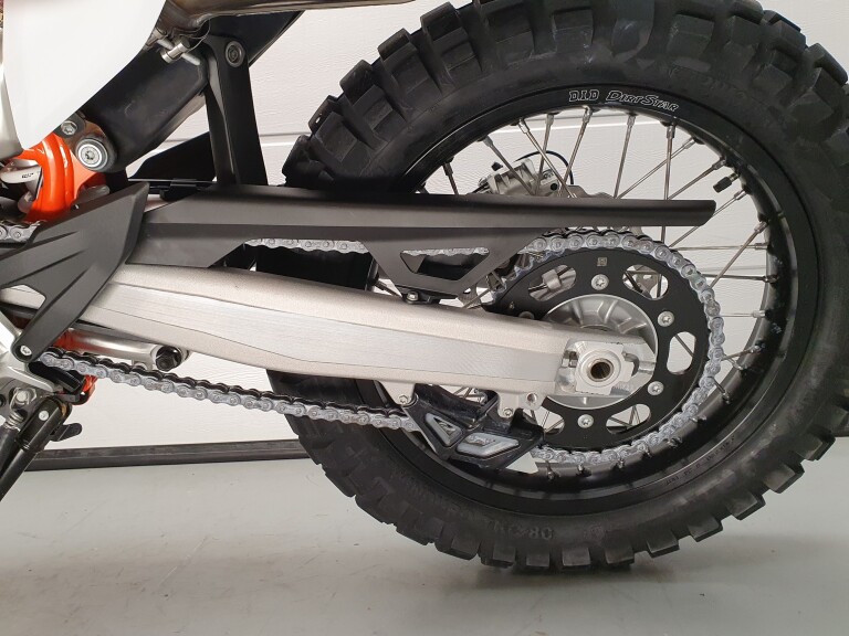 KTM 690 ENDURO R foto 8