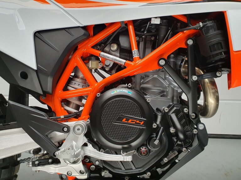 KTM 690 ENDURO R foto 11