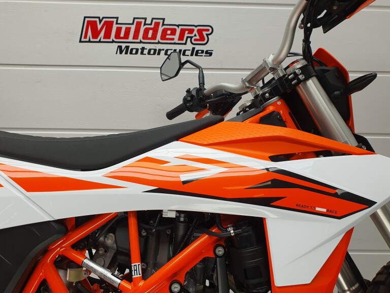 KTM 690 ENDURO R foto 12