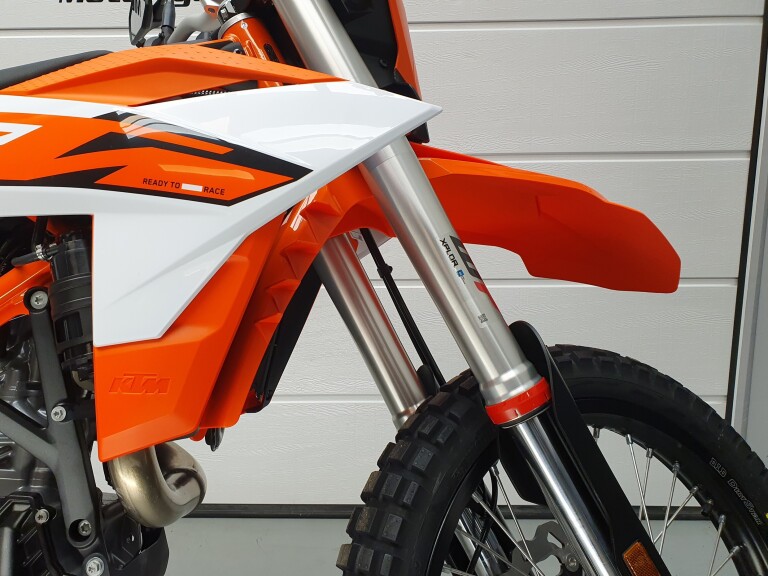 KTM 690 ENDURO R foto 13