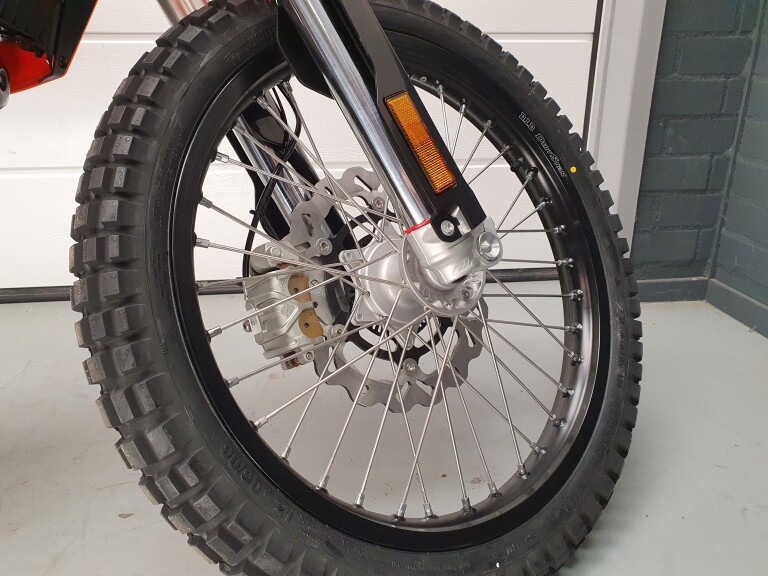 KTM 690 ENDURO R foto 14