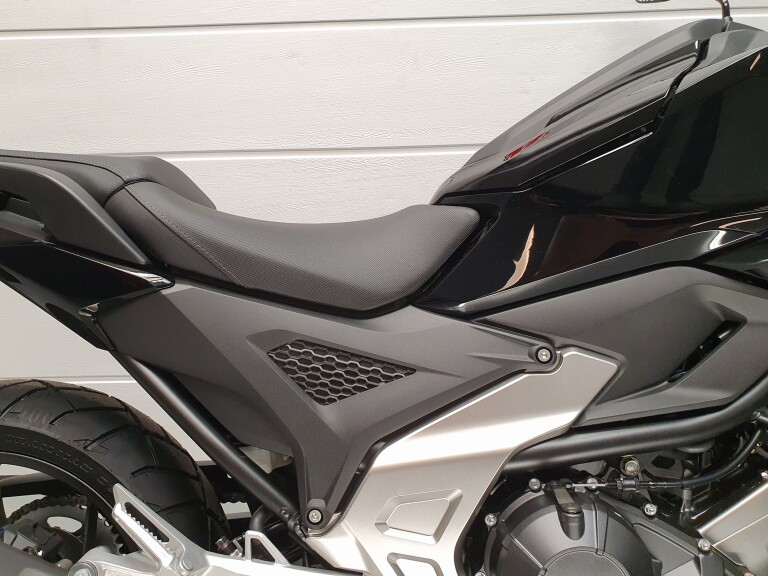 Honda NC 750 X ABS foto 4