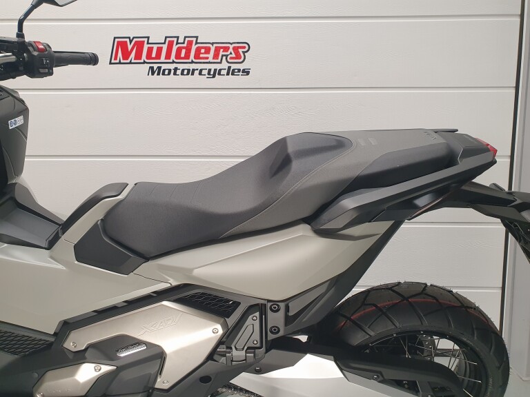 Honda X-ADV 750 foto 6