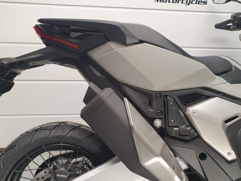 Honda X-ADV 750 foto 10