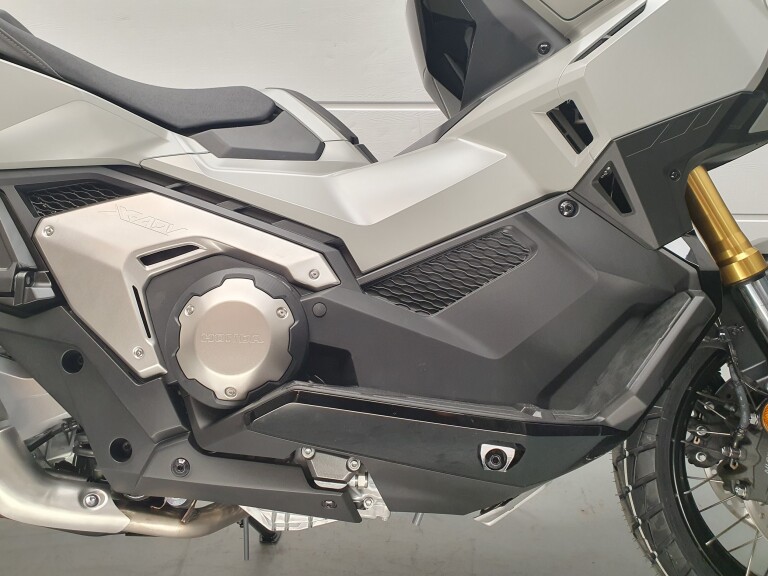 Honda X-ADV 750 foto 12