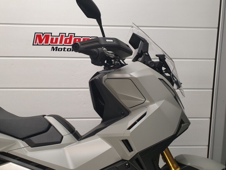 Honda X-ADV 750 foto 13