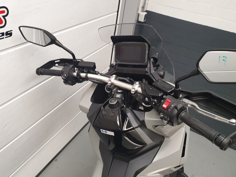 Honda X-ADV 750 foto 15