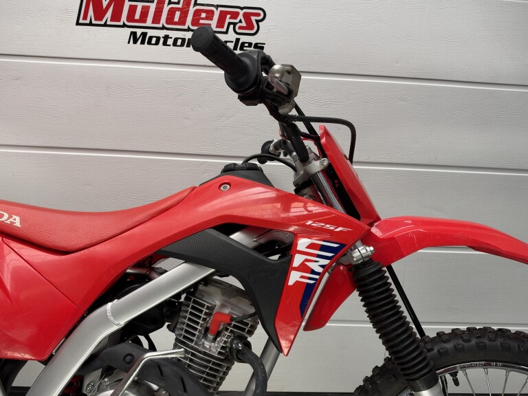 Honda CRF 125 FBS 19\/16 foto 11