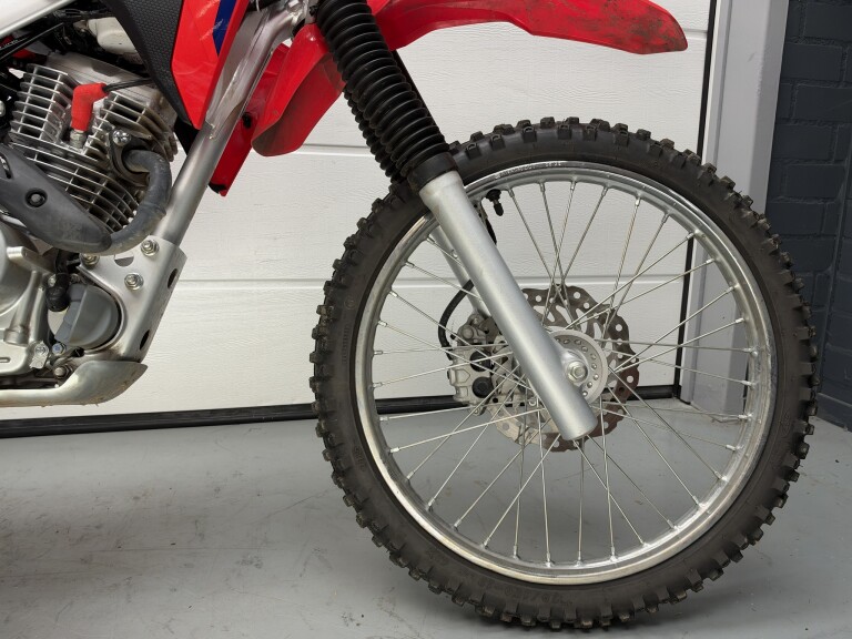 Honda CRF 125 FBS 19\/16 foto 12
