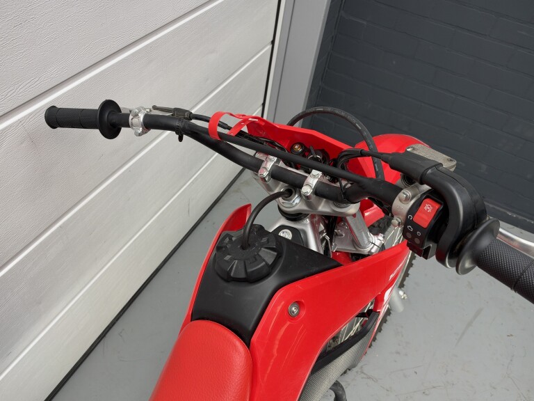 Honda CRF 125 FBS 19\/16 foto 13