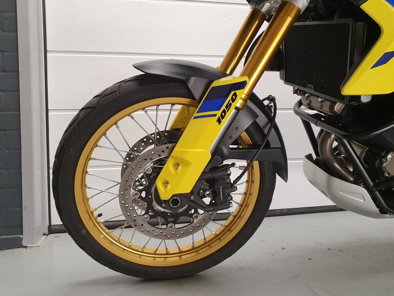 Suzuki DL 1050 V-STROM DE foto 3