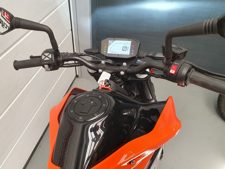 KTM 790 DUKE L ABS foto 15