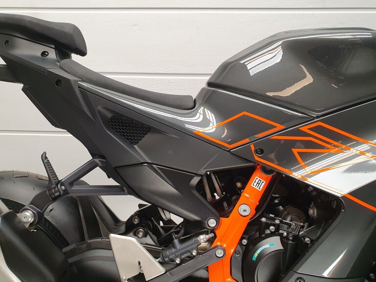 KTM RC 990 R foto 10