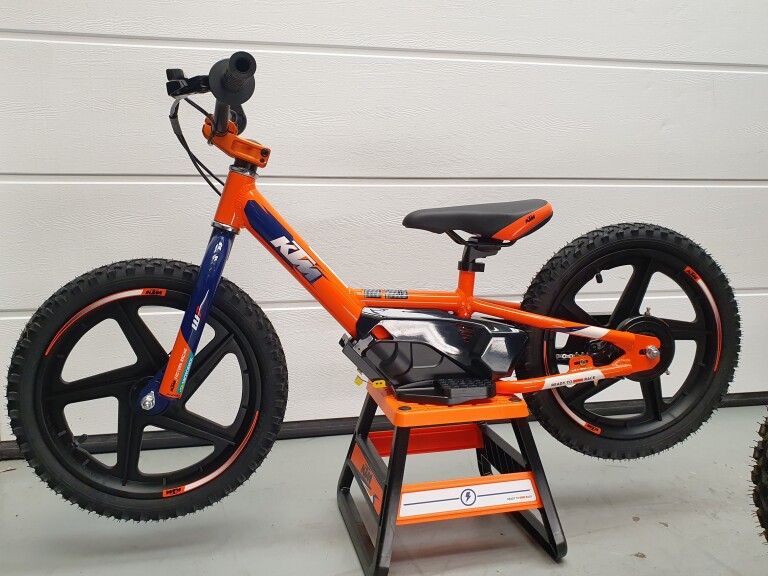 KTM SX-E 1.12 en 16 foto 2