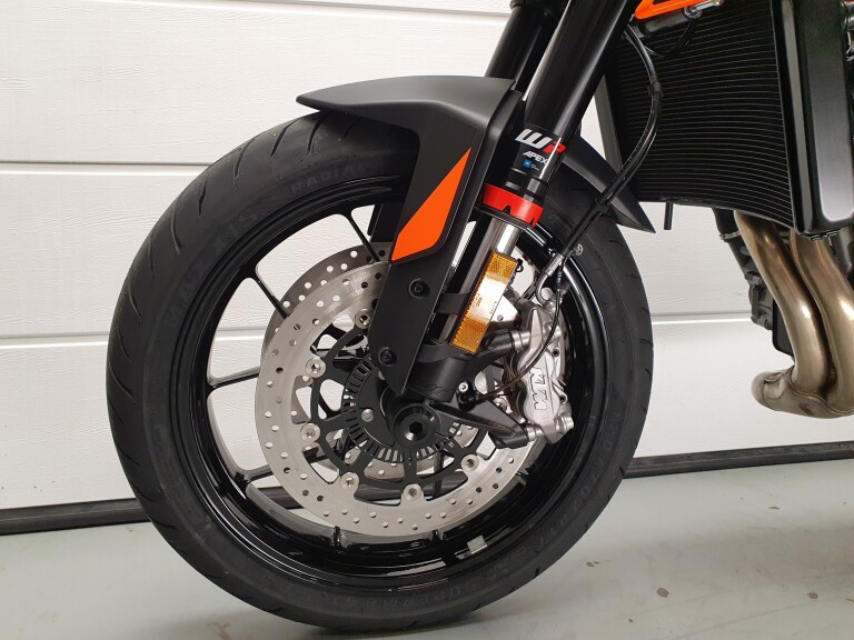 KTM 790 DUKE L ABS foto 3