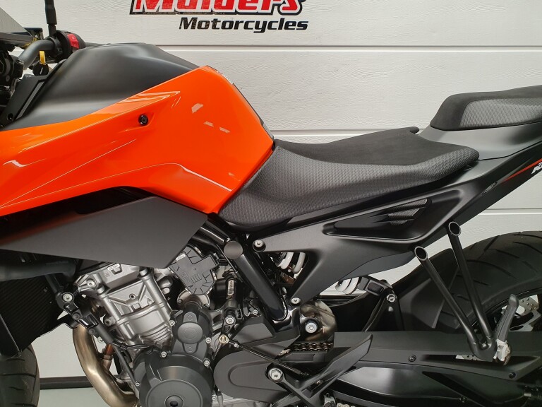 KTM 790 DUKE L ABS foto 5