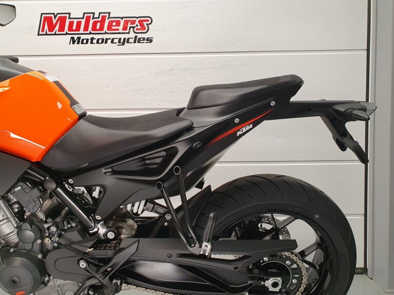 KTM 790 DUKE L ABS foto 7