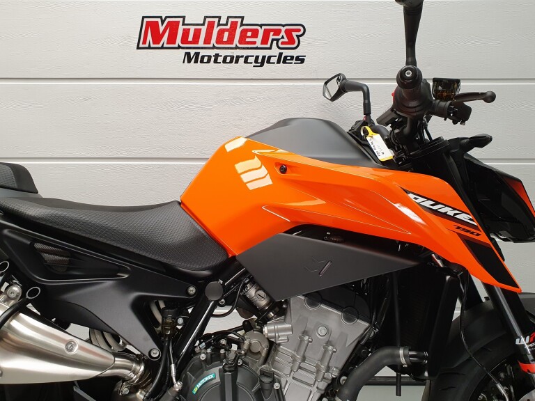 KTM 790 DUKE L ABS foto 11