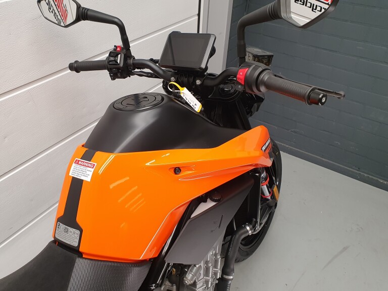 KTM 790 DUKE L ABS foto 14