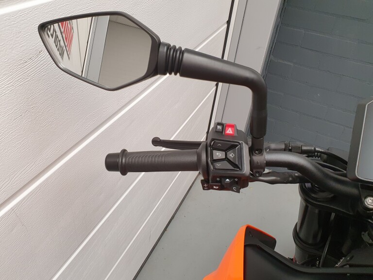 KTM 790 DUKE L ABS foto 17