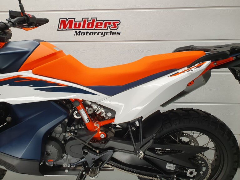 KTM 890 ADVENTURE R foto 6