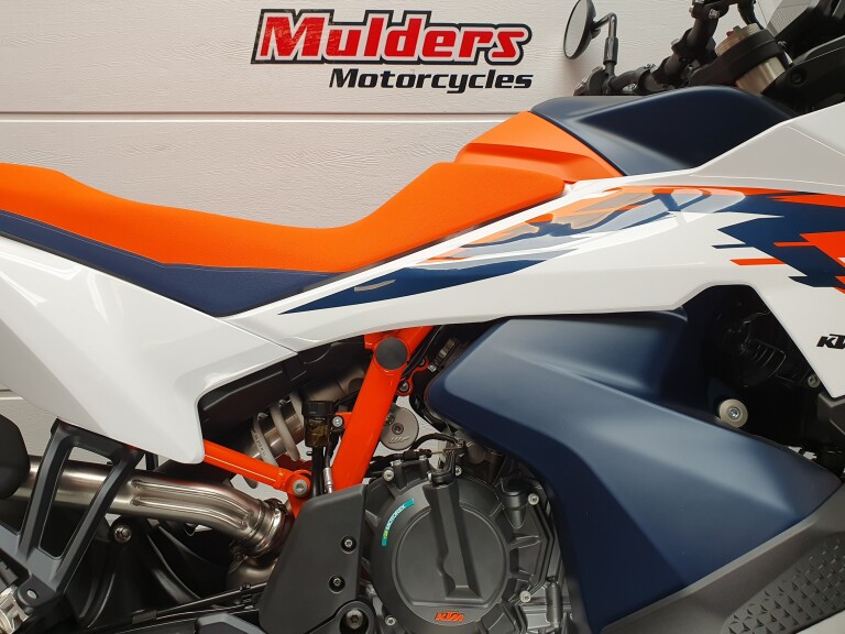 KTM 890 ADVENTURE R foto 10