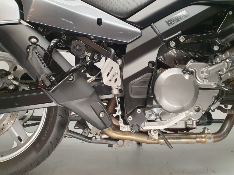 Suzuki DL 650 V-STROM foto 7