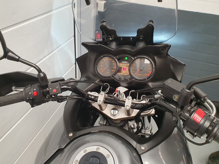 Suzuki DL 650 V-STROM foto 10