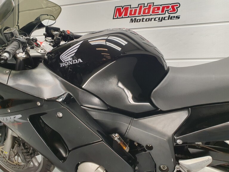 Honda CBR 1100 XX SUPER BLACKBIRD foto 6