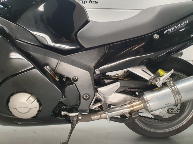 Honda CBR 1100 XX SUPER BLACKBIRD foto 7