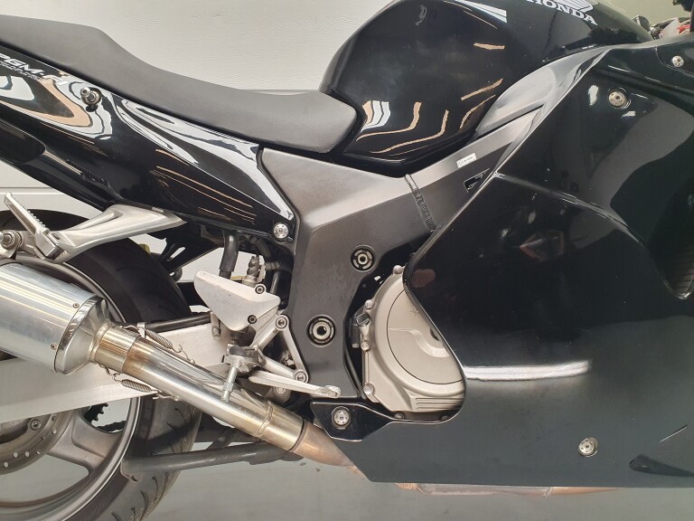 Honda CBR 1100 XX SUPER BLACKBIRD foto 12