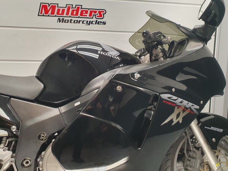 Honda CBR 1100 XX SUPER BLACKBIRD foto 13