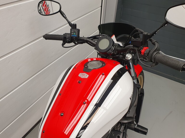 Yamaha XSR 700 foto 12