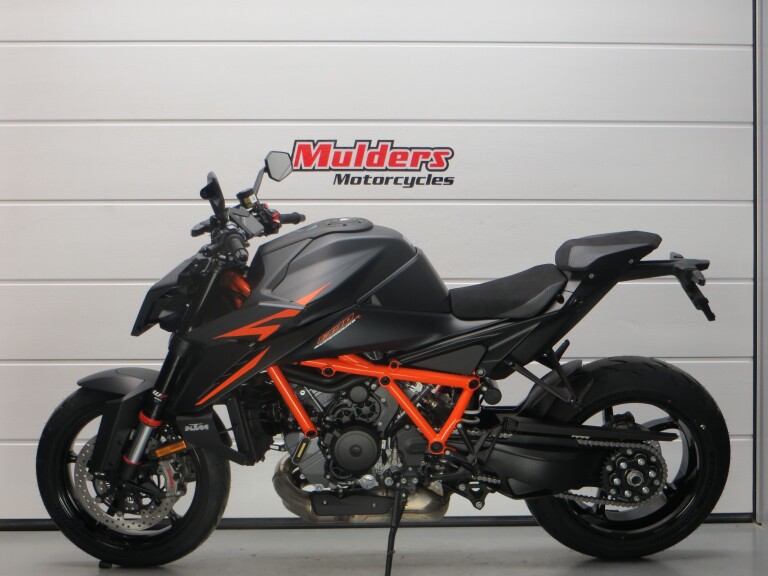 KTM 1390 SUPER DUKE R foto 2