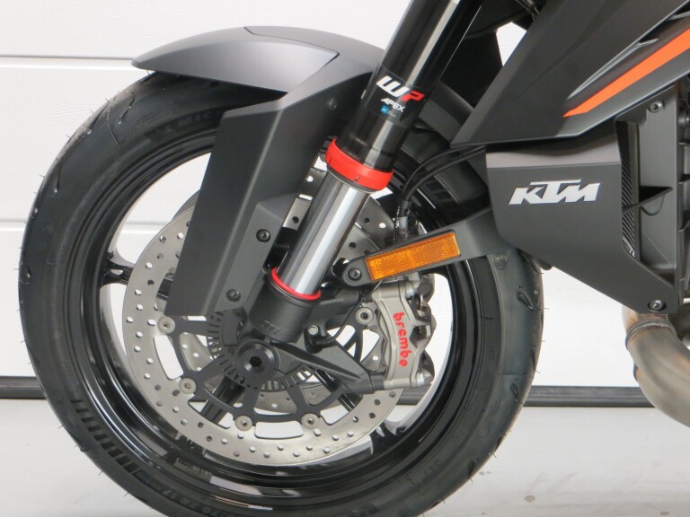 KTM 1390 SUPER DUKE R foto 3