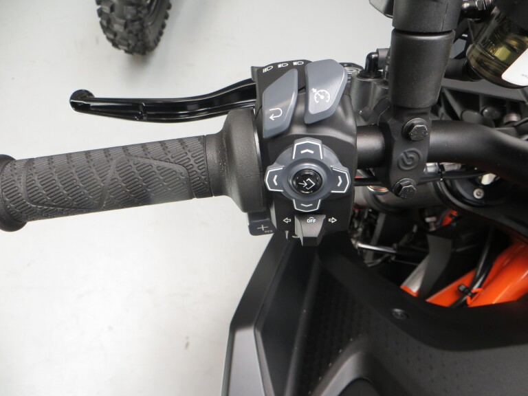 KTM 1390 SUPER DUKE R foto 6