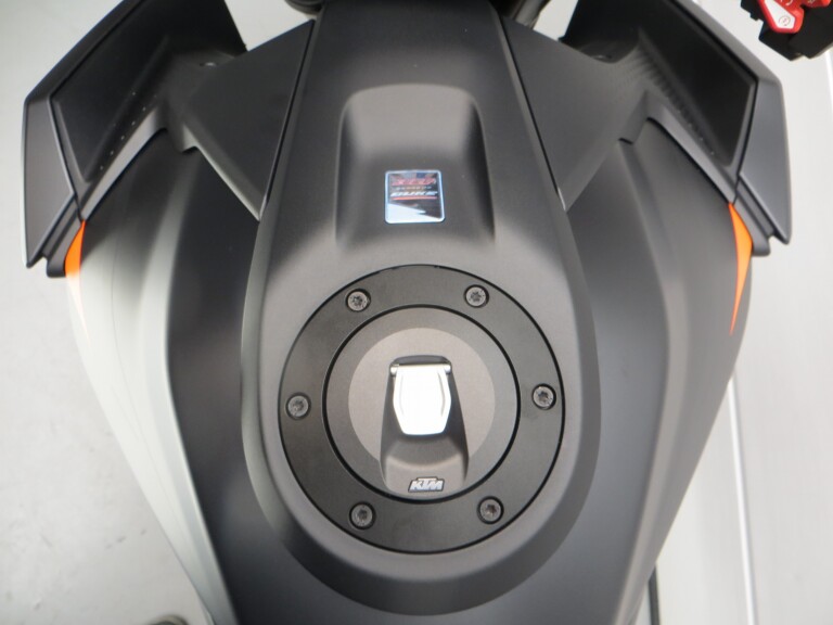 KTM 1390 SUPER DUKE R foto 10