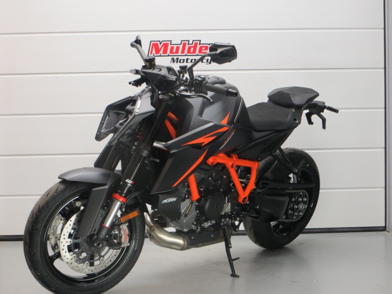 KTM 1390 SUPER DUKE R 